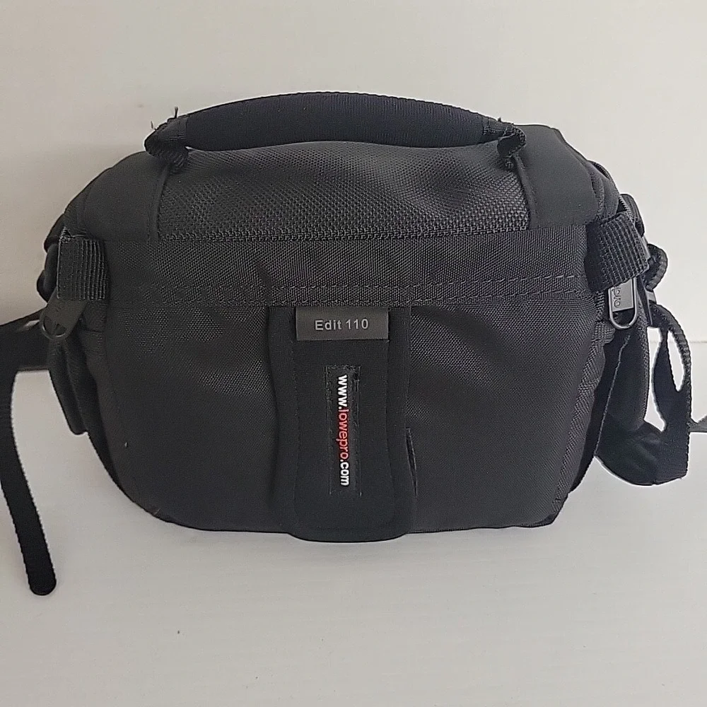 Lowepro‎ Edit 110 Camera Bag W/ Canon Strap